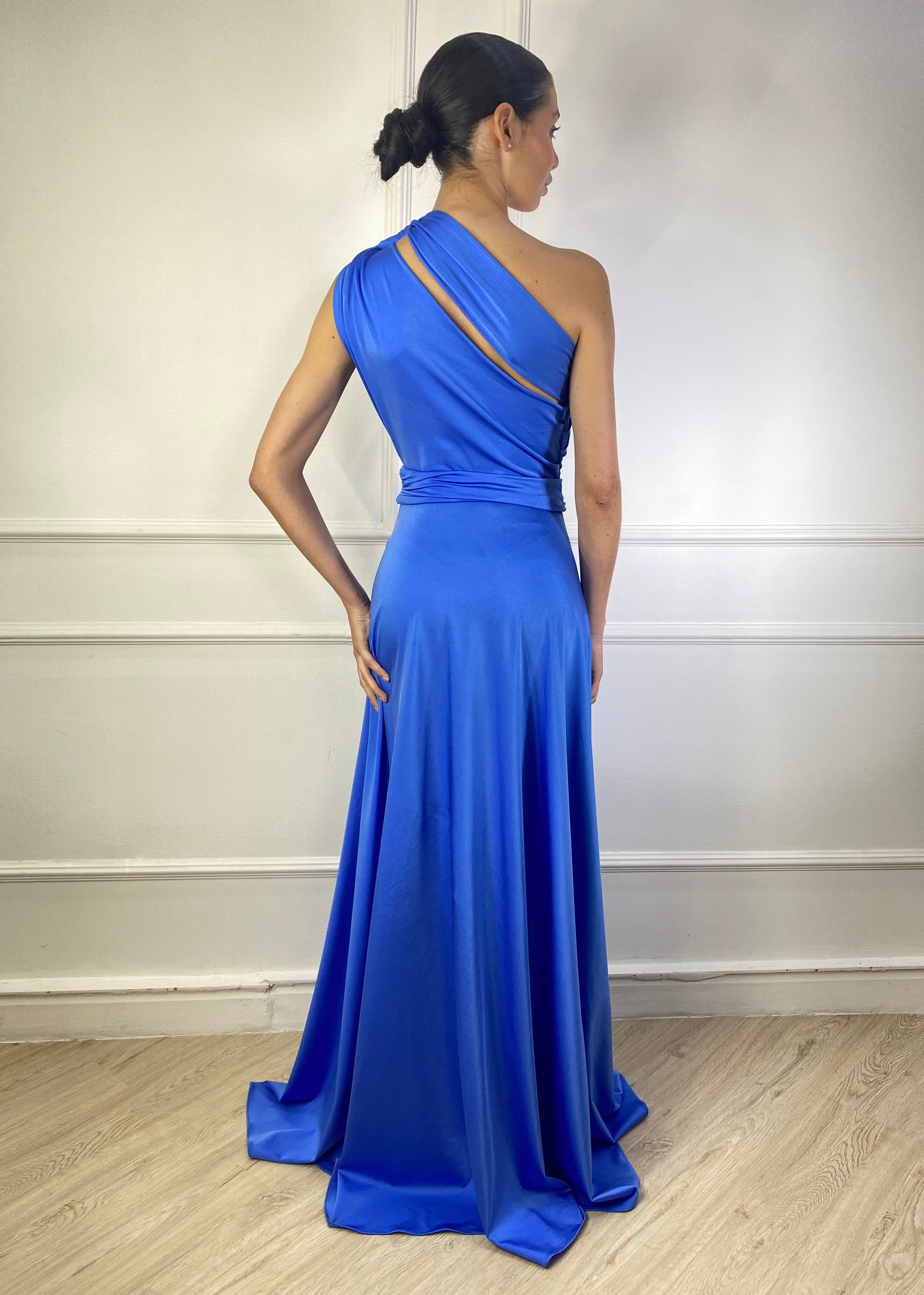 VESTIDO ESCOTE ASIMÉTRICO