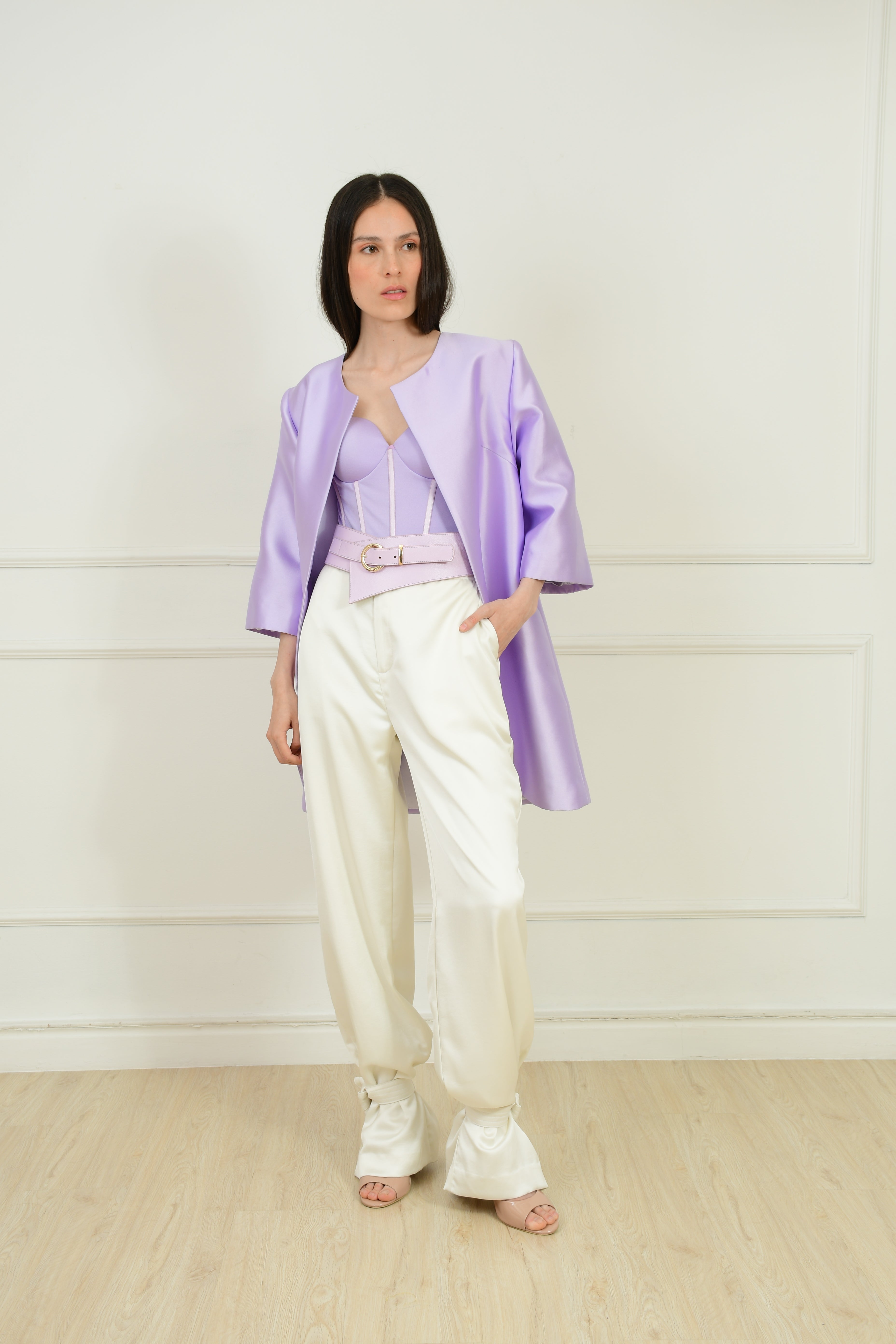 PANTALON CON LAZO EN BOTA