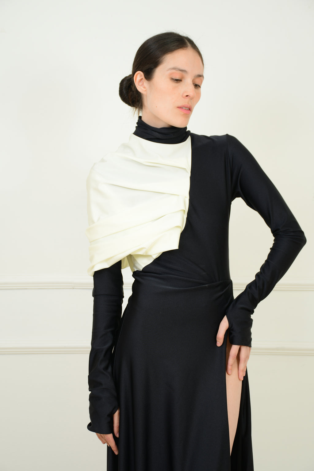 VESTIDO DETALLE HOMBRO