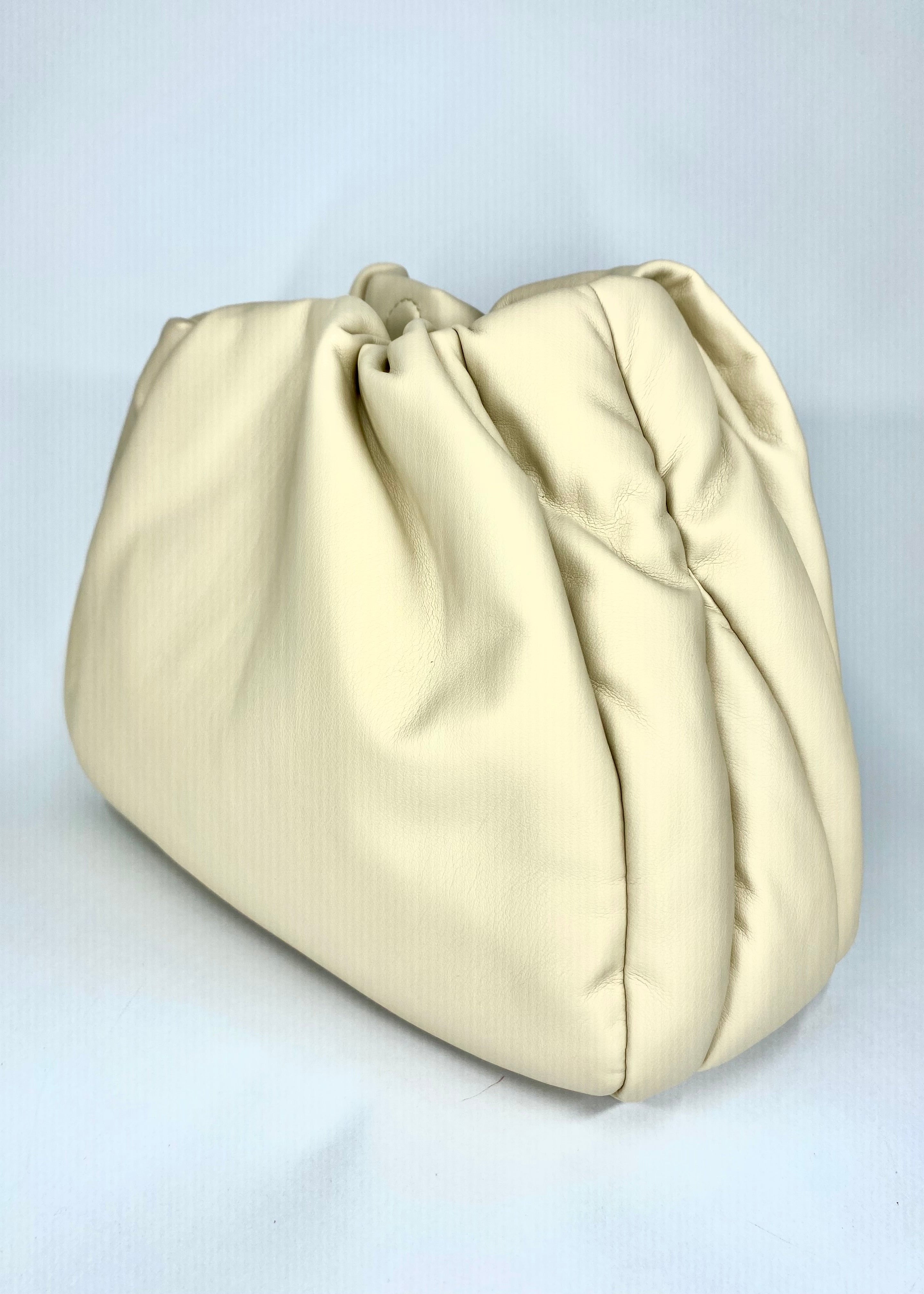 BOLSA ARRUGADA CUERINA